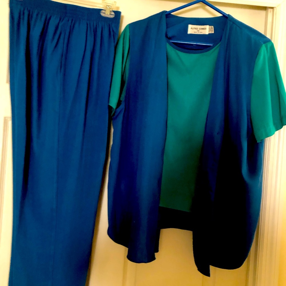 Two piece pant set